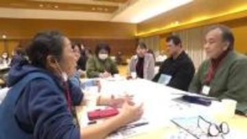 富山大学と東京科学大学の学生たちが住民と対話を重ねて作り上げた冊子「伏木のまち未来ブック」