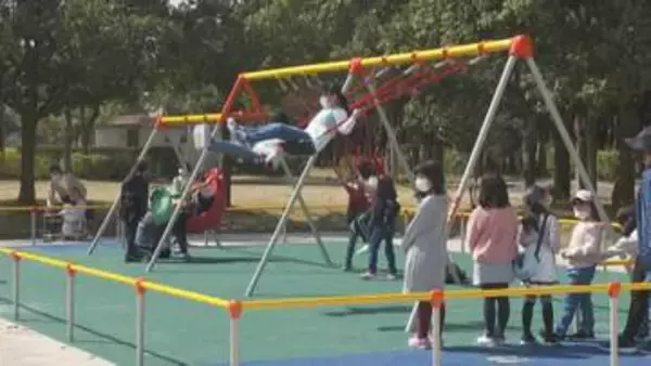 「「独身税」と揶揄も…4月から始まる「子ども・子育て支援金」　電気ガス水道料金も値上げ、家計に迫る負担増」の画像