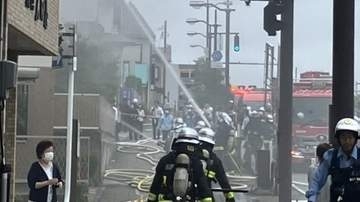 高岡駅近くの住宅街で火事、周辺が一時騒然　現場はあいの風とやま鉄道の沿線　消防が放水して約1時間10分後に鎮火【富山】