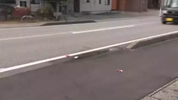 未明に82歳男性が軽乗用車にはねられ死亡、入善町の県道　警察が事故の詳しい状況や原因を調べる