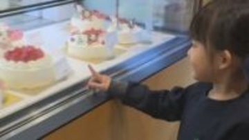 今夜はクリスマス・イブ　洋菓子店はケーキ作りに大忙し