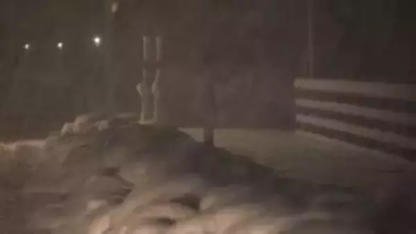 富山県内は30日昼前にかけて大雪に警戒　一部鉄道に遅れ　午前5時現在の積雪は富山市で37センチ