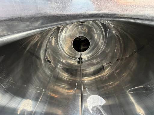 タンクローリーは「ガソリン満タン」より「ほぼ空」のほうが危険？　現役ドライバーが語る“大爆発”リスクと隣り合わせの苦労とは