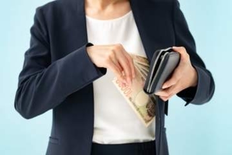 「闇犯罪のデパートだ」特殊詐欺の現金600万円をコンビニトイレに隠した少女逮捕、運んだだけでも犯罪？