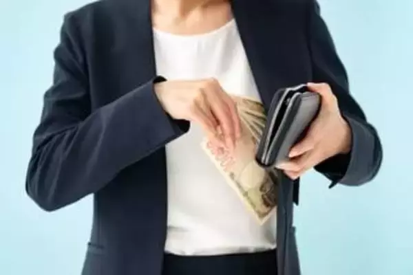 「闇犯罪のデパートだ」特殊詐欺の現金600万円をコンビニトイレに隠した少女逮捕、運んだだけでも犯罪？