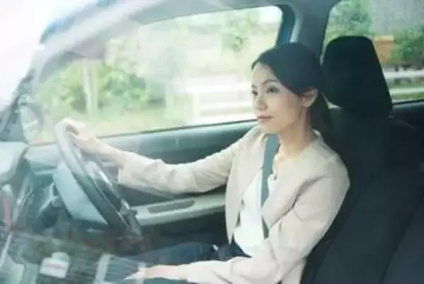 「自家用車を使ってください」が当たり前？　“マイカー業務”に困惑した女性、保険や事故責任はどうなる