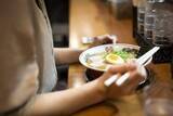 「「ちいかわ出禁」ラーメン店の投稿が話題、飲食店の“入店拒否”はどこまで許される？」の画像1