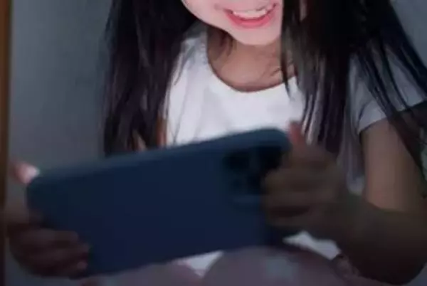「何時間ショート動画を見てるの！」わが子が“ドパガキ”に…スマホの「強制没収」、親なら許されるのか？