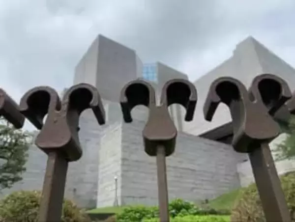 「逮捕状をオンラインで見せることはない」ニセ警察官詐欺に注意、令状審査めぐる報道で研究者が呼びかけ