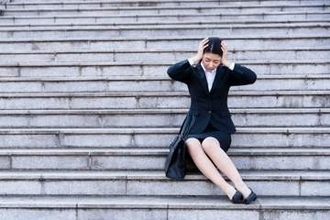 昼休みにランチに出た新卒社員が消えた？ 先輩社員は呆然、入社日に「即退職」は許されるのか