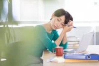 最低限だけ仕事をする「静かな退職」法的な問題は？ 解雇や減給のリスクを弁護士が解説