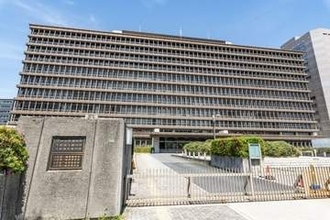 「別れようとは思わなかった？」腹を立て自転車に「放尿」した男性を支え続ける婚約者、法廷で明かした思い