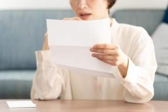 夫が勝手に「離婚届」を提出！ 知らないうちに妻から「同居人」になっていました…これって犯罪ですよね？