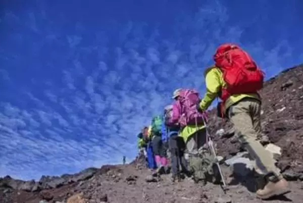 「グズったから」富士山6合目に「7歳男児」置き去り、ケガなく無事救助も…保護責任者遺棄罪に問われる？