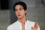 「BTSのJINさんにキスした日本人女性が韓国で「強制わいせつ」で起訴　「犯罪と思わなかった」は通用する？」の画像1