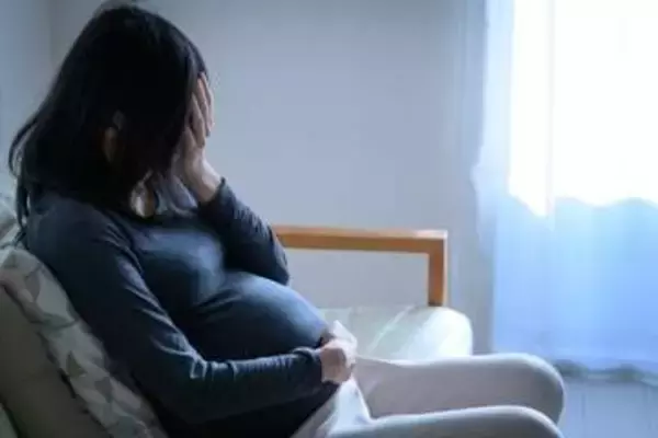 「妊娠中のお腹を殴られた」タレント投稿に衝撃、“ぶつかりおじさん”を通り越してる…犯罪といえるか？