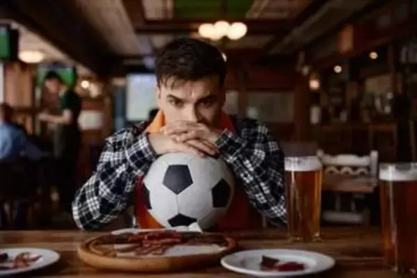 W杯で入った「DAZN」解約しよう→「30日前まで」に手続きが必要だった…これって法的に問題ない？