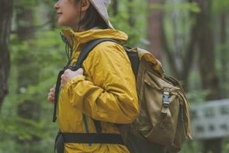 「一人で登りたいのに」女性登山者についてくる“おじさん”、「迷惑」「怖い」の声…罪にならないの？