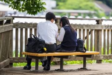 「ディズニーで彼女とホテルに泊まる」 高校生息子に「同意書へサインして」と言われた母親の悩み、未成年だけの宿泊リスクは？