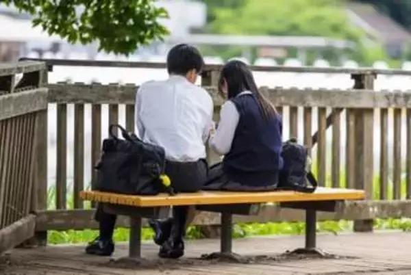 「ディズニーで彼女とホテルに泊まる」 高校生息子に「同意書へサインして」と言われた母親の悩み、未成年だけの宿泊リスクは？