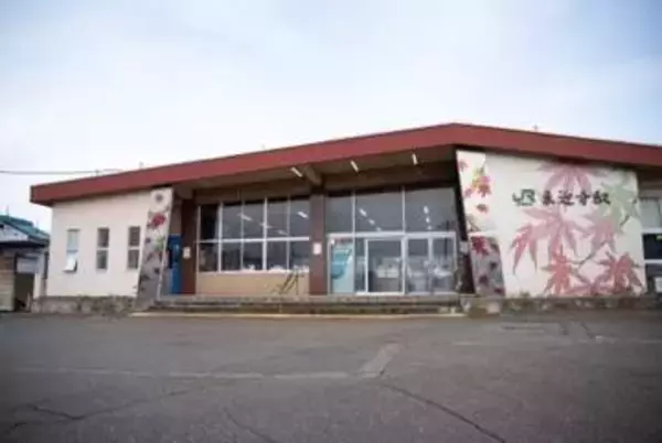 「絶望感やばそう」無人駅の便所でトイペ設置なし、JR東日本が示した“対処法”は「自分で用意してください」