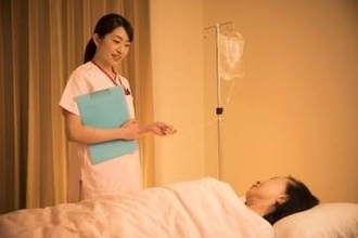 介護職、ワンオペ夜勤の16時間勤務　実質休憩なしで残業代は未払い　どう対応すればいい？　弁護士が解説