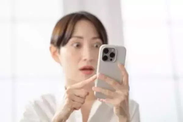 「最低すぎて…」親友の夫をマチアプで発見、結婚したばかりなのに“新着”表示…伝えてあげたほうがいい？