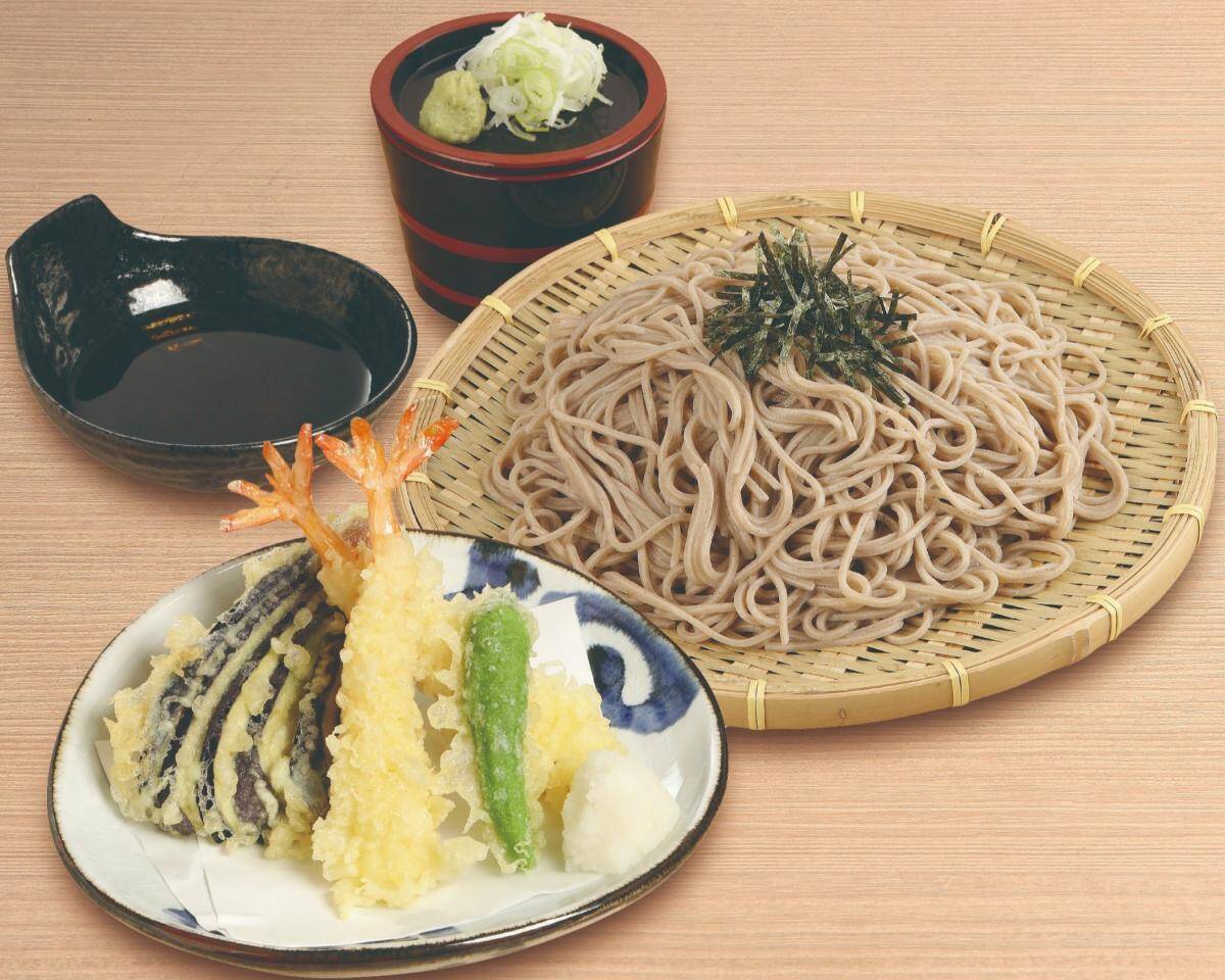 【おらが蕎麦】お値段そのままで麺が1.5倍に増量中！「海老天そば」がお得なキャンペーンは4月中旬まで。