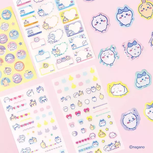 「ダイソー限定デザインの「ちいかわ」がかわいすぎる♡文具やポーチなど大人買いしたくなるラインアップ。」の画像