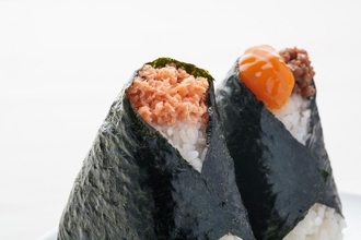 【おにぎりこんが】羽田空港第1ターミナルにオープン！北海道食材を使った「どさんこおにぎり定食」も登場。