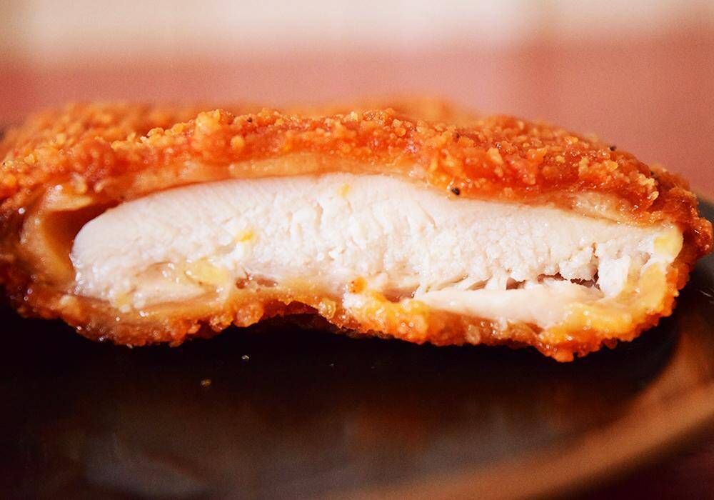 コンビニ3社の"辛い系チキン"食べ比べ！ファミマ・ローソン・セブン、どれが一番辛い？《実食レポ》