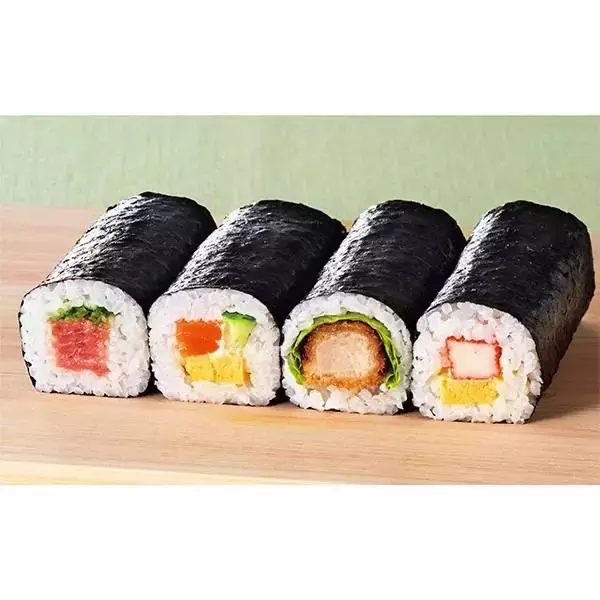 「超豪華ズワイガニから重さ1.7kgの特大まで...コスパ最強「イオンの恵方巻き」が今年もスゴイ《予約は1月25日まで》」の画像