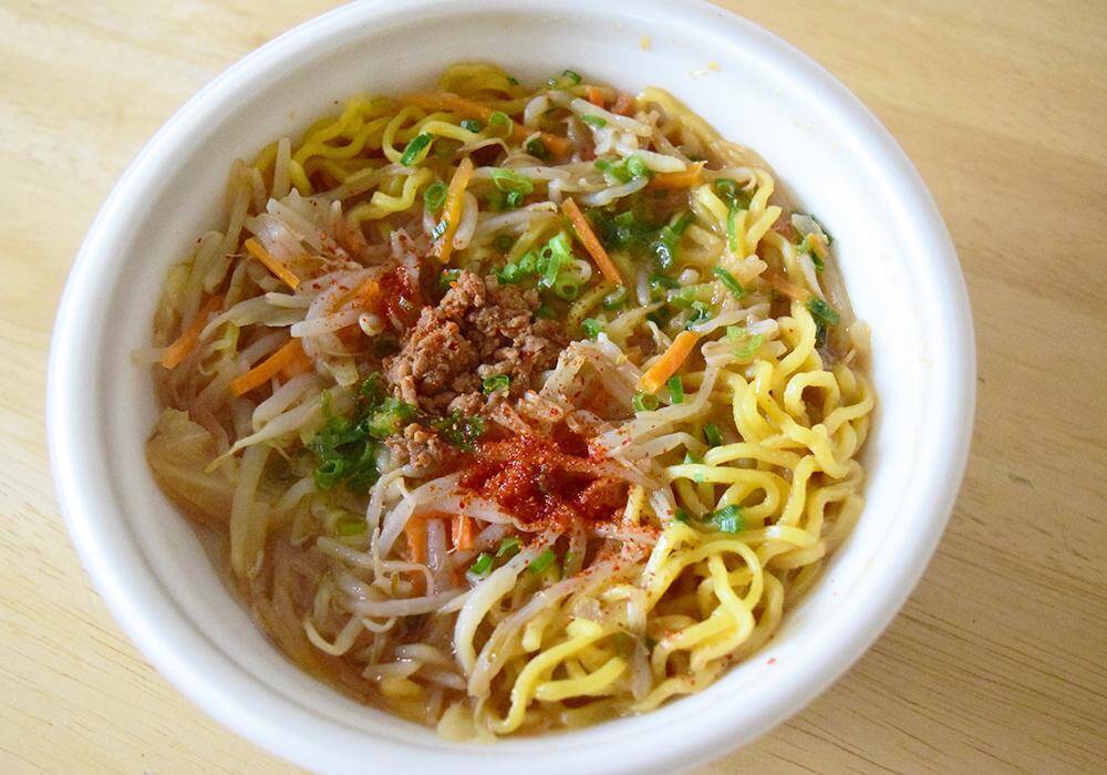 コンビニ「味噌ラーメン」食べ比べ！セブン・ローソン・ファミマ3社で具材や味わいに違いがあるか徹底検証。