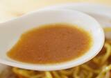 「コンビニ「味噌ラーメン」食べ比べ！セブン・ローソン・ファミマ3社で具材や味わいに違いがあるか徹底検証。」の画像12