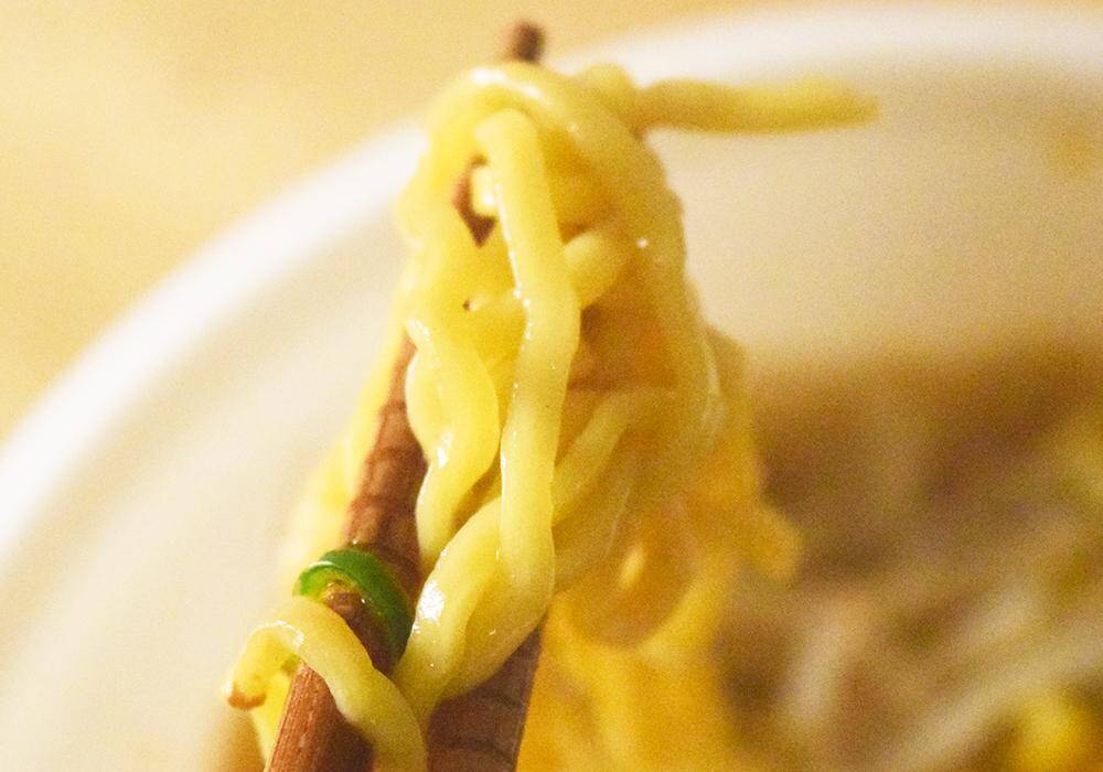 コンビニ「味噌ラーメン」食べ比べ！セブン・ローソン・ファミマ3社で具材や味わいに違いがあるか徹底検証。