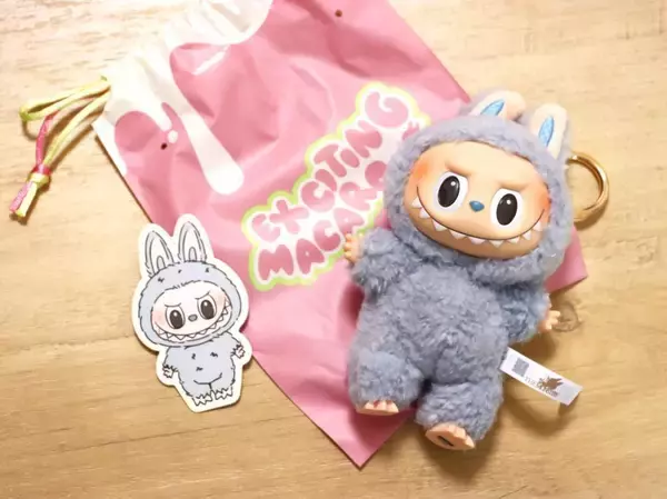 「4シリーズのラブブを比較！色味やデザインだけじゃない、毛並みの違いにも注目《ポップマート》」の画像