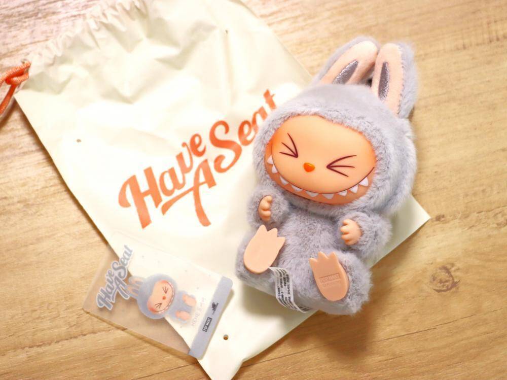 4シリーズのラブブを比較！色味やデザインだけじゃない、毛並みの違いにも注目《ポップマート》