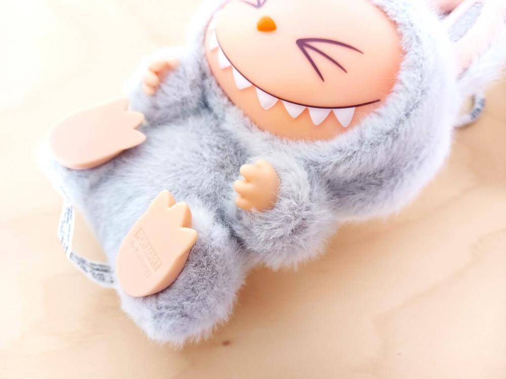 4シリーズのラブブを比較！色味やデザインだけじゃない、毛並みの違いにも注目《ポップマート》