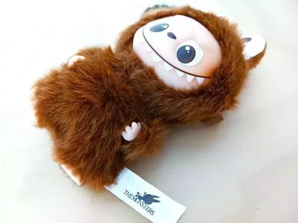 「4シリーズのラブブを比較！色味やデザインだけじゃない、毛並みの違いにも注目《ポップマート》」の画像