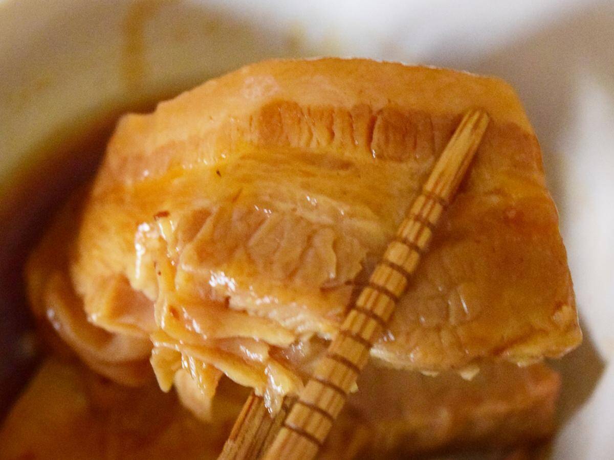セブン・ローソン・ファミマの「角煮」を食べ比べ！味の違いやお肉のやわらかさを比較してみた。
