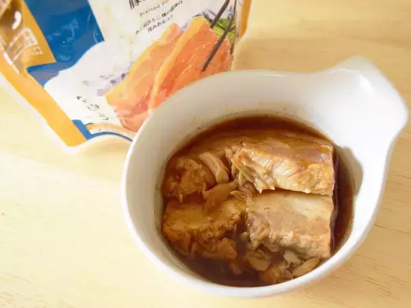 「セブン・ローソン・ファミマの「角煮」を食べ比べ！味の違いやお肉のやわらかさを比較してみた。」の画像