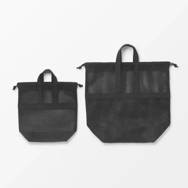 「【無印良品】バズリ中のメッシュ巾着、ショルダーバッグにするカスタムが人気。」の画像