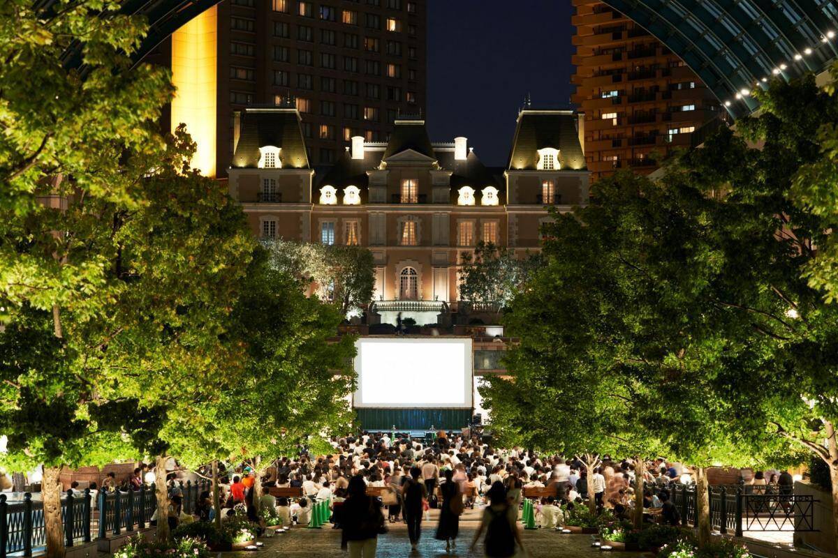 【入場無料】ヨガやグルメも楽しめる！恵比寿で野外シネマイベント「PICNIC CINEMA」開催《7月5日までの週末限定》