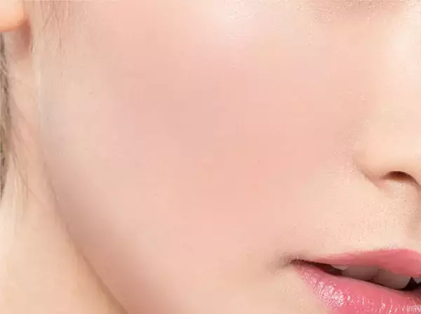 「【セザンヌ】人気No.1チーク＆薄膜カバーファンデから新色登場♡6月上旬から先行販売スタート。」の画像