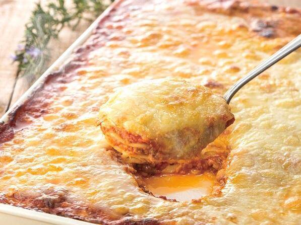 3月の「FLOの日」は"苺ぎっしりタルト"が登場♡定番人気スイーツやデリもお得に。