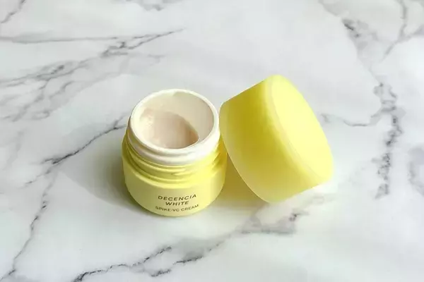 「【ディセンシア】敏感肌さん必見の新作"美白スキンケア"アイテム誕生。使ってみてわかった魅力をレビュー。」の画像