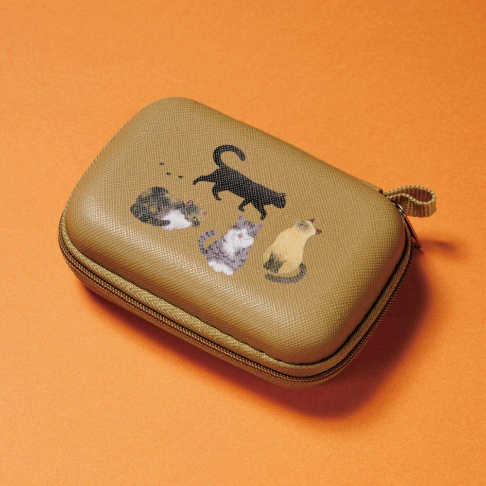 カルディで毎年大人気の「ネコの日バッグ」事前抽選申込みがスタート。2026年はダンガリー調生地の大人デザイン♡