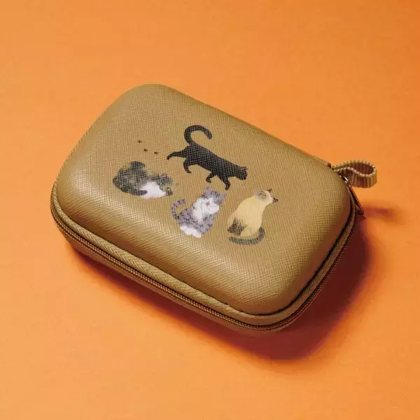 「カルディで毎年大人気の「ネコの日バッグ」事前抽選申込みがスタート。2026年はダンガリー調生地の大人デザイン♡」の画像