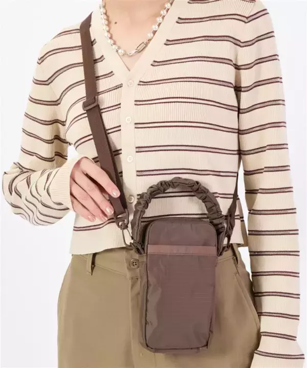 「1万円以下で大人女子の本命バッグ探し。編集部が推す、レスポートサックのショルダーバッグ4選。」の画像