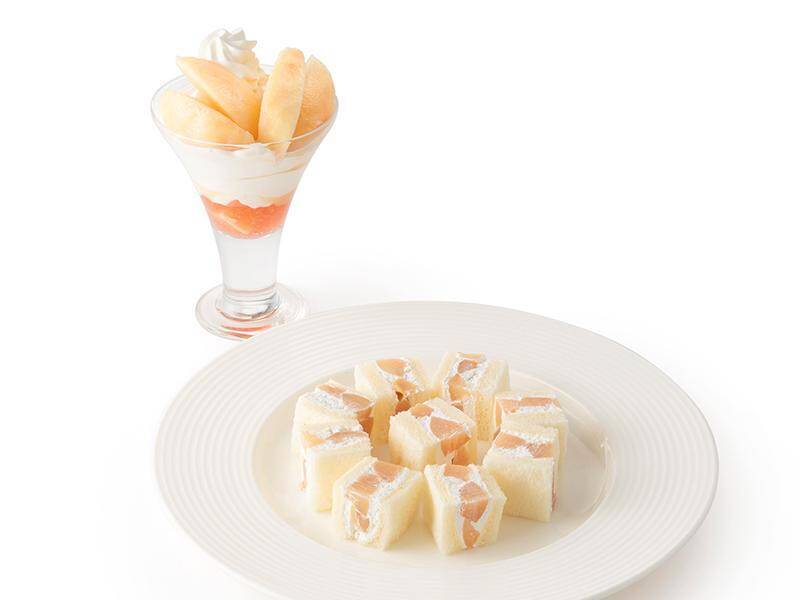 桃好き必見！タカノフルーツパーラーで、丸ごと桃スイーツやパフェ、サンドなど桃づくしの限定メニューが登場中♡